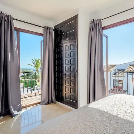 Violetas With 2 Communal Pools Holiday home Nerja