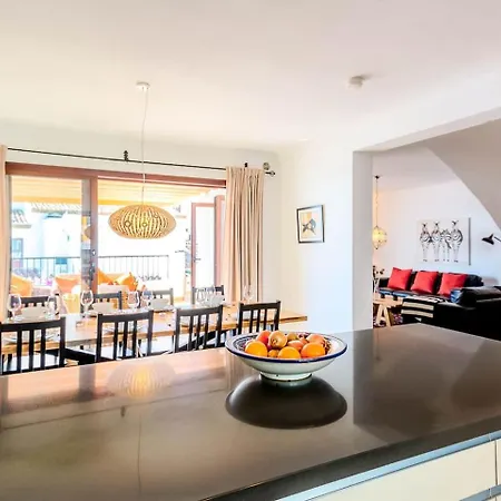 Violetas With 2 Communal Pools Holiday home *