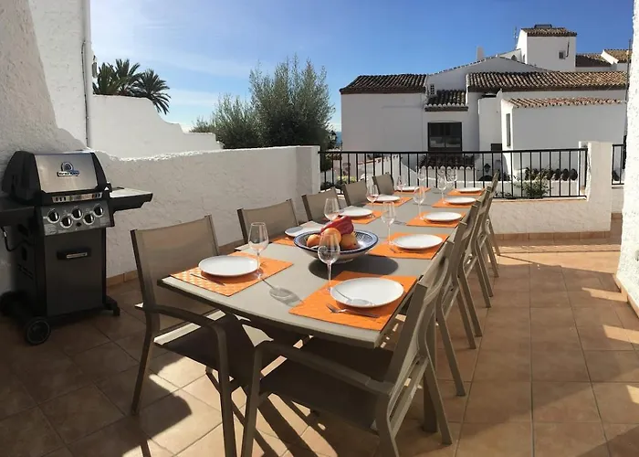 Casa de Férias Villa Las Violetas With 2 Communal Pools Nerja